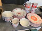 Bloemenprint roze servies, Huis en Inrichting, Keuken | Servies, Gebruikt, Keramiek, Ophalen of Verzenden, Overige stijlen