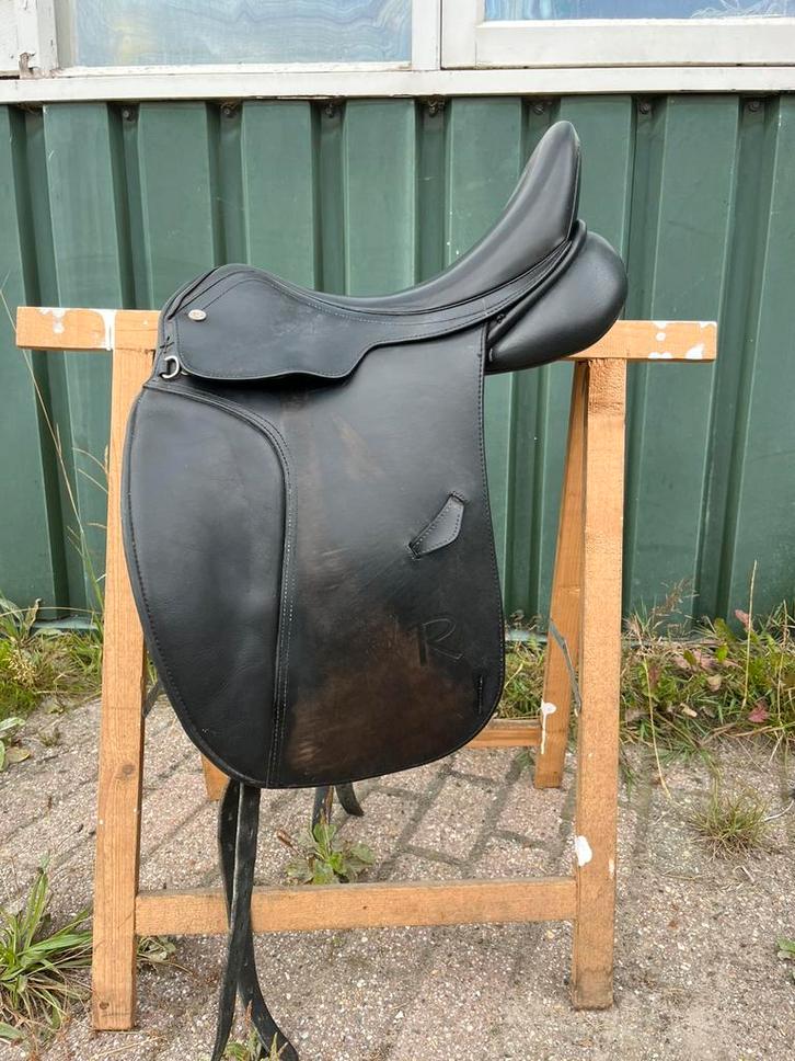 Rossner dressuur zadel 17”, Dieren en Toebehoren, Paarden en Pony's | Zadels, Dressuur, Ophalen of Verzenden
