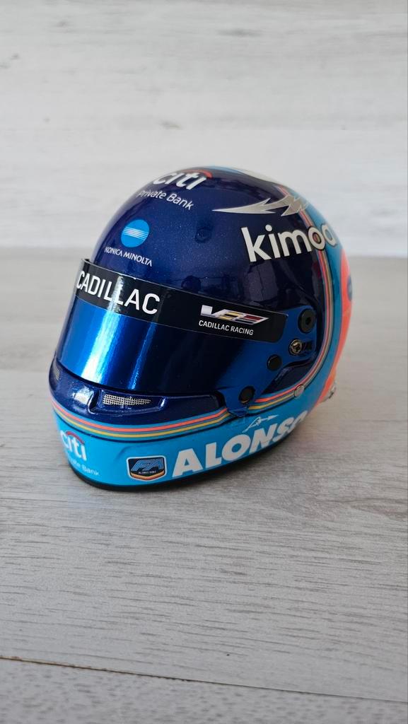 Fernando Alonso Cadillac 24 uur Daytona 2019 helm 1:2, Verzamelen, Automerken, Motoren en Formule 1, Zo goed als nieuw, Formule 1