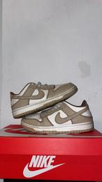 Nike SB Dunk Low - Maat Onbekend, Beige, Nike, Ophalen of Verzenden, Sneakers of Gympen