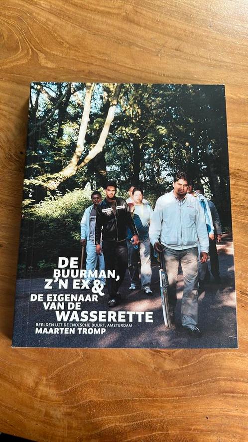 De buurman, z'n ex & de eigenaar van de wasserette, Boeken, Overige Boeken, Zo goed als nieuw, Ophalen of Verzenden