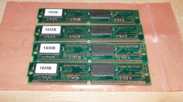 EDO | RAM 72 pins | 4 x 16 MB = 64 MB | MIRA, Computers en Software, Vintage Computers, Ophalen of Verzenden