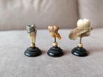 3 mensen tanden op standaard, Antiek en Kunst, Ophalen of Verzenden