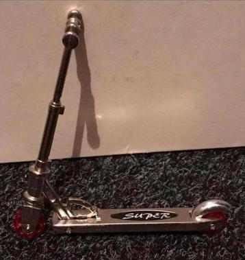 Barbie Step - Miniatuur Scooter - 9,5 cm Hoog beschikbaar voor biedingen