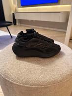Adidas Yeezy Dark Glow ‼️NIEUW‼️, Ophalen of Verzenden, Zo goed als nieuw, Sneakers of Gympen
