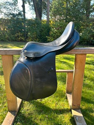 Leren springzadel 16 inch beschikbaar voor biedingen