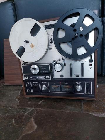 Akai bandrecorder X201D met stofkap en 5 tapes beschikbaar voor biedingen