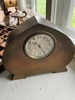 Klok van metaal, Antiek en Kunst, Antiek | Klokken, Ophalen of Verzenden