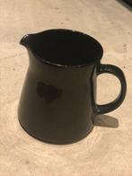 Arabia Kilta (lijkt op Teema) Kay Franck Grote melkkan zwart, Overige typen, Ophalen of Verzenden, Zo goed als nieuw, Effen