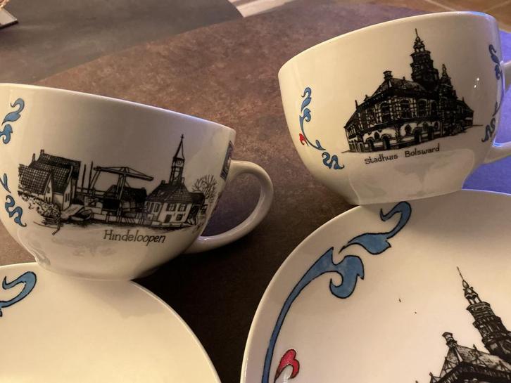 10 ontbijtbordjes met verschillende elfsteden. 6 soepkommen, Huis en Inrichting, Keuken | Servies, Zo goed als nieuw, Kom(men)