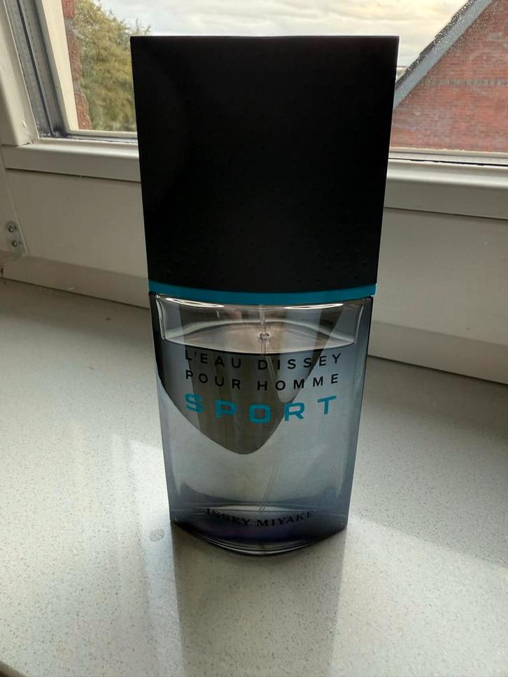 Issey Miyake L'Eau d'Issey Sport 100ml - 90% vol, Sieraden, Tassen en Uiterlijk, Uiterlijk | Parfum, Zo goed als nieuw, Ophalen of Verzenden