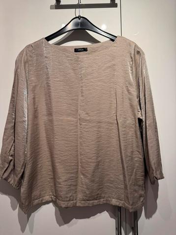 Opus flixi blouse, beige/taupe glanzend.  Mt 42 beschikbaar voor biedingen