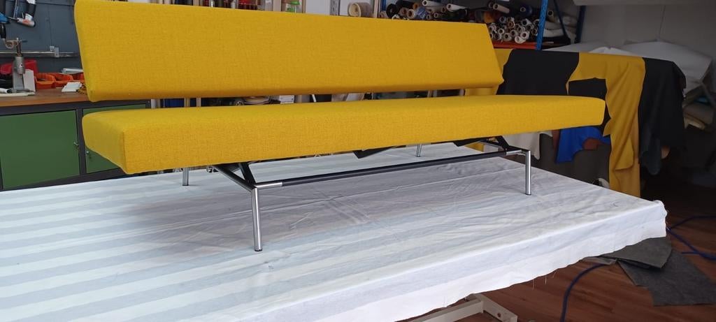 Martin Visser BR02 Slaapbank - Ploegwool Okergeel, Ophalen of Verzenden, Zo goed als nieuw, Tweepersoons