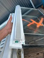 Klap raam met ventilatie systeem 2 st, Doe-het-zelf en Verbouw, Glas en Ramen, Ophalen of Verzenden, Zo goed als nieuw
