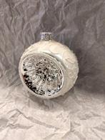 Glazen kerstbal, wit met zilver, Diversen, Ophalen of Verzenden, Nieuw