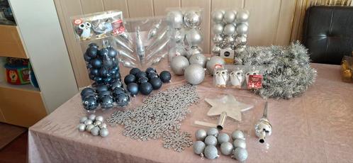 Kerstballen en figuren kunststof., Diversen, Kerst, Zo goed als nieuw, Ophalen of Verzenden