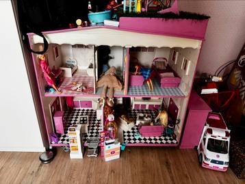  GROOT HOUTEN POPPENHUIS MET MEUBELS   beschikbaar voor biedingen