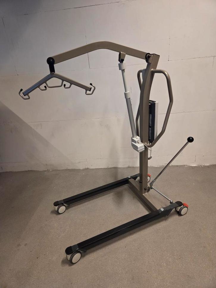 Diana passieve tillift NIEUW, Kleding | Dames, Kledingrekken, Nieuw, Ophalen