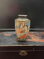 Japans Satsuma vaasje, Ophalen