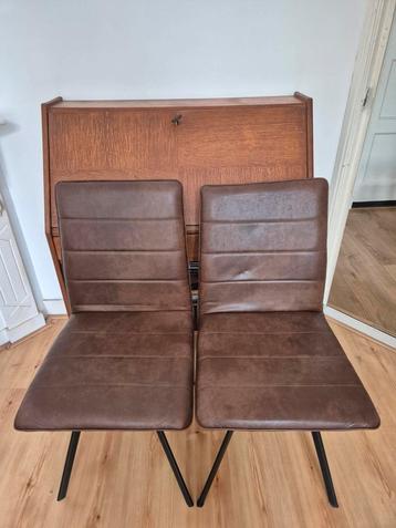 Eetkamer stoelen beschikbaar voor biedingen