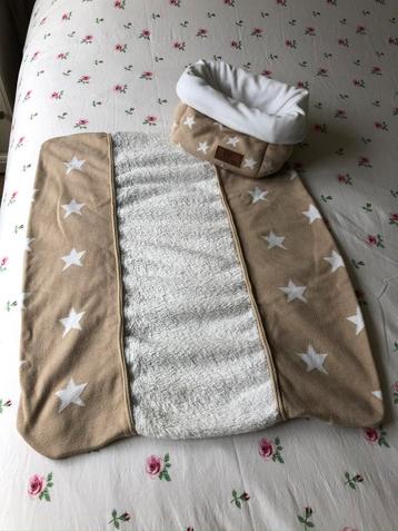 Baby’s only aankleedkussenhoes + mandje beschikbaar voor biedingen
