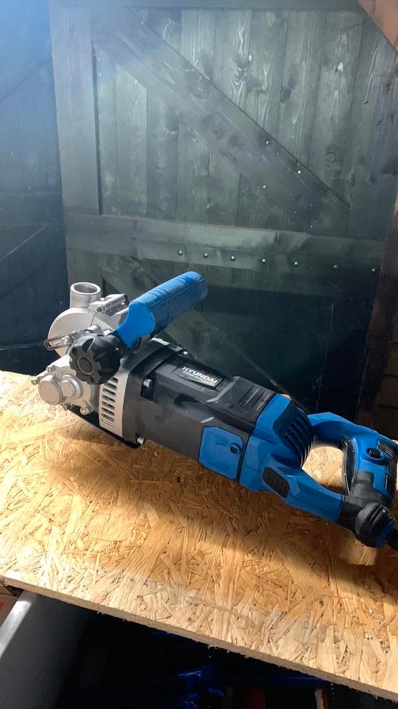 Hyundai muurfrees 2400W 5 bladen, Doe-het-zelf en Verbouw, Gereedschap | Slijpmachines, Zo goed als nieuw, Overige typen, 1000 watt of meer