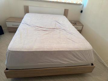 Complete Slaapkamer met Bed, Kast en Nachtkastjes