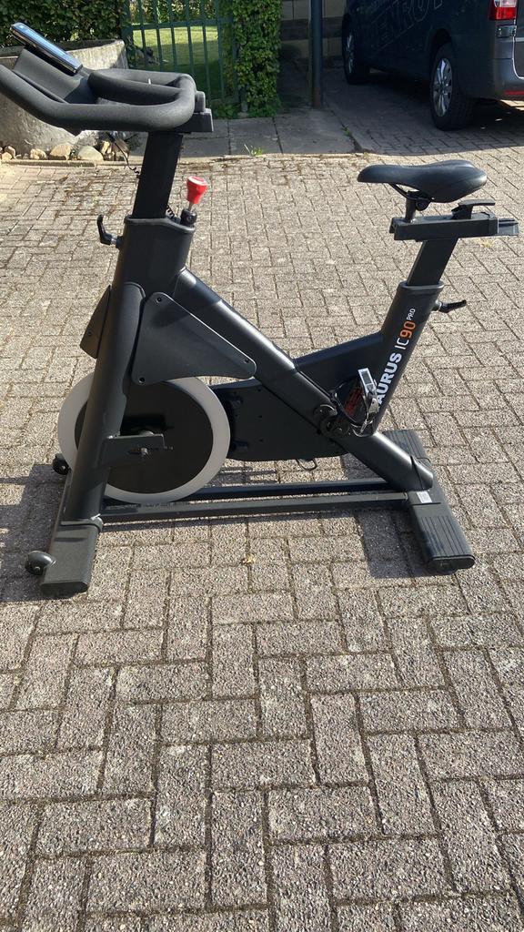 Nieuwe Taurus Spinningfiets, Sport en Fitness, Fitnessapparatuur, Zo goed als nieuw, Spinningfiets, Benen, Metaal, Ophalen
