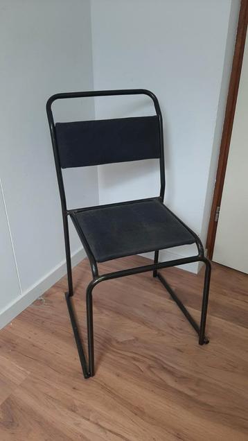 2x grijze zwarte stalen eetkamerstoel beschikbaar voor biedingen