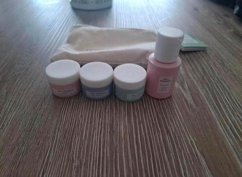 Revolution X Sali Hughes My Essentials Set Crème (advr 101), Sieraden, Tassen en Uiterlijk, Uiterlijk | Gezichtsverzorging, Nieuw