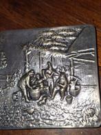 Verzilverde poederdoos D.D.90 met reliëf tafereel, Antiek en Kunst, Antiek | Goud en Zilver, Ophalen of Verzenden, Zilver