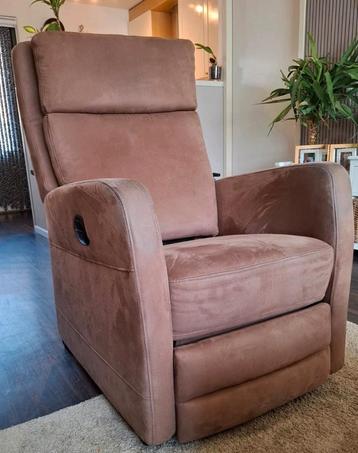 Mooie elektrische fauteuil beschikbaar voor biedingen