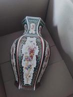 Zeskantige Japanse porseleinen vaas, rijkelijk gedecoreerd m, Antiek en Kunst, Ophalen of Verzenden