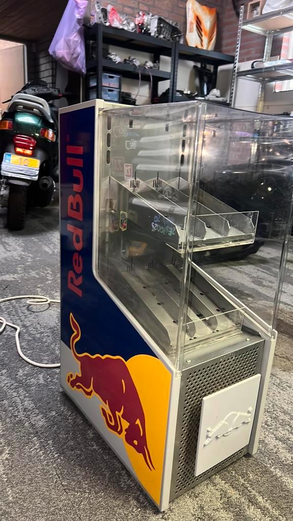 Zeer gave en zeldame RedBull F1 koeler, Witgoed en Apparatuur, Koelkasten en IJskasten, Zo goed als nieuw, Zonder vriesvak, 200 liter of meer