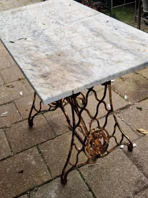 Super mooi gietijzeren tafel naaimachine onderstel(brocante), Tuin en Terras, Tuinwanddecoratie, Gebruikt, Ophalen