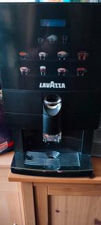 GERESERVEERD ! Lavazza koffieautomaat, Ophalen, Zo goed als nieuw, Koffiemachine