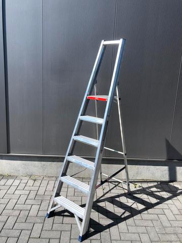 Altrex Castor trap 6 treden ZGAN! beschikbaar voor biedingen