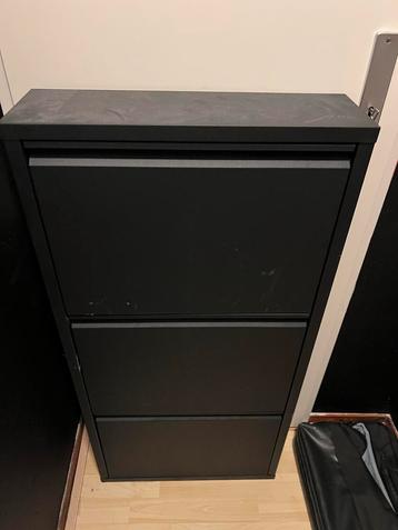 Metalen schoenenkast - Praktisch & Stijlvol beschikbaar voor biedingen