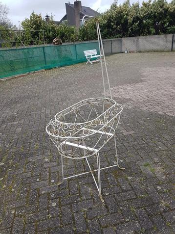  frame antieke wieg. Metaal  beschikbaar voor biedingen