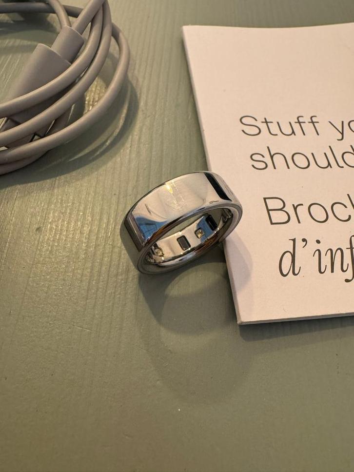 Oura Ring 4 — size 8 silver, Telecommunicatie, Wearable-accessoires, Zo goed als nieuw, Overige accessoires, Ophalen of Verzenden