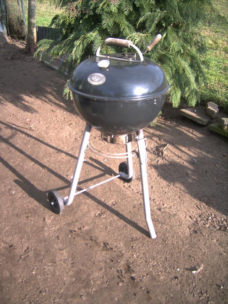 BARBECUE  NU GOED KOOP  NIEUWSTAAT, Tuin en Terras, Houtskoolbarbecues, Ophalen of Verzenden, Zo goed als nieuw