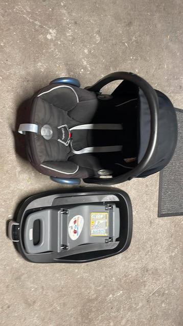 Maxi cosi autostoel met base beschikbaar voor biedingen