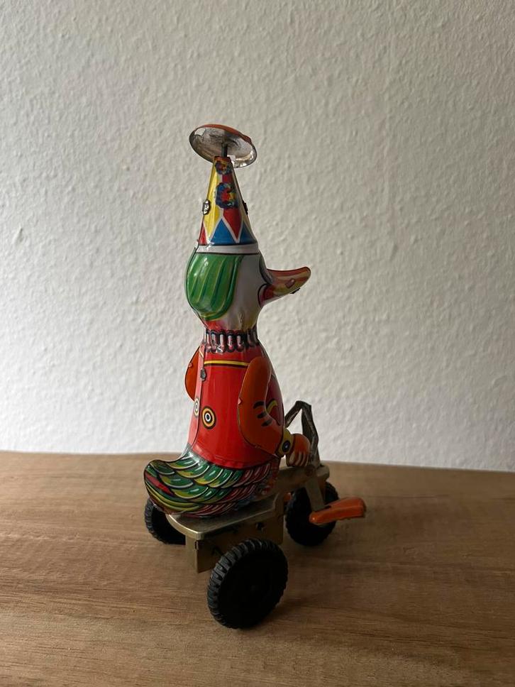 Vintage blikken eend op driewieler – opwindbaar speelgoed, Antiek en Kunst, Antiek | Speelgoed, Ophalen of Verzenden