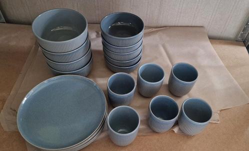 Ah royal van kempen en begeer servies borden mokken, Huis en Inrichting, Keuken | Servies, Zo goed als nieuw, Compleet servies