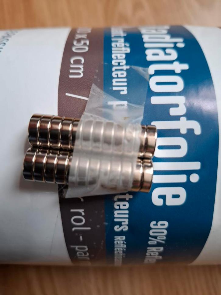 Radiatorfolie + Buisisolatie 22mm + Afplakband, Doe-het-zelf en Verbouw, Isolatie en Afdichting, Ophalen