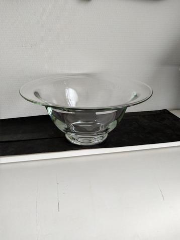 Glazen schaal/kom  beschikbaar voor biedingen