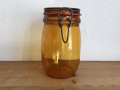 Vintage amber voorraadpot / weckfles. Le Pratique. France., Verzamelen, Retro, Huis en Inrichting, Ophalen of Verzenden