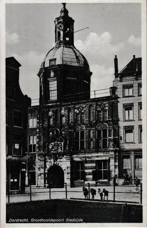 DORDRECHT - GROOTHOOFDSPOORT STADZIJDE, Verzamelen, Ansichtkaarten | Nederland, Ongelopen, Zuid-Holland, Ophalen of Verzenden