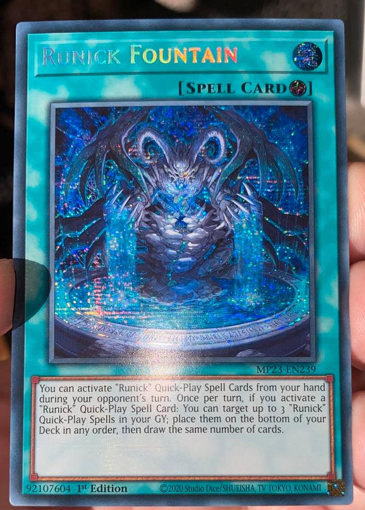 Yu-Gi-Oh! Runick Fountain MP23 1st Edition !, Hobby en Vrije tijd, Verzamelkaartspellen | Yu-gi-Oh!, Zo goed als nieuw, Losse kaart