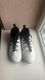 Bijna Nieuw nike voetbalschoen 35,5, Sport en Fitness, Voetbal, Ophalen, Zo goed als nieuw, Schoenen